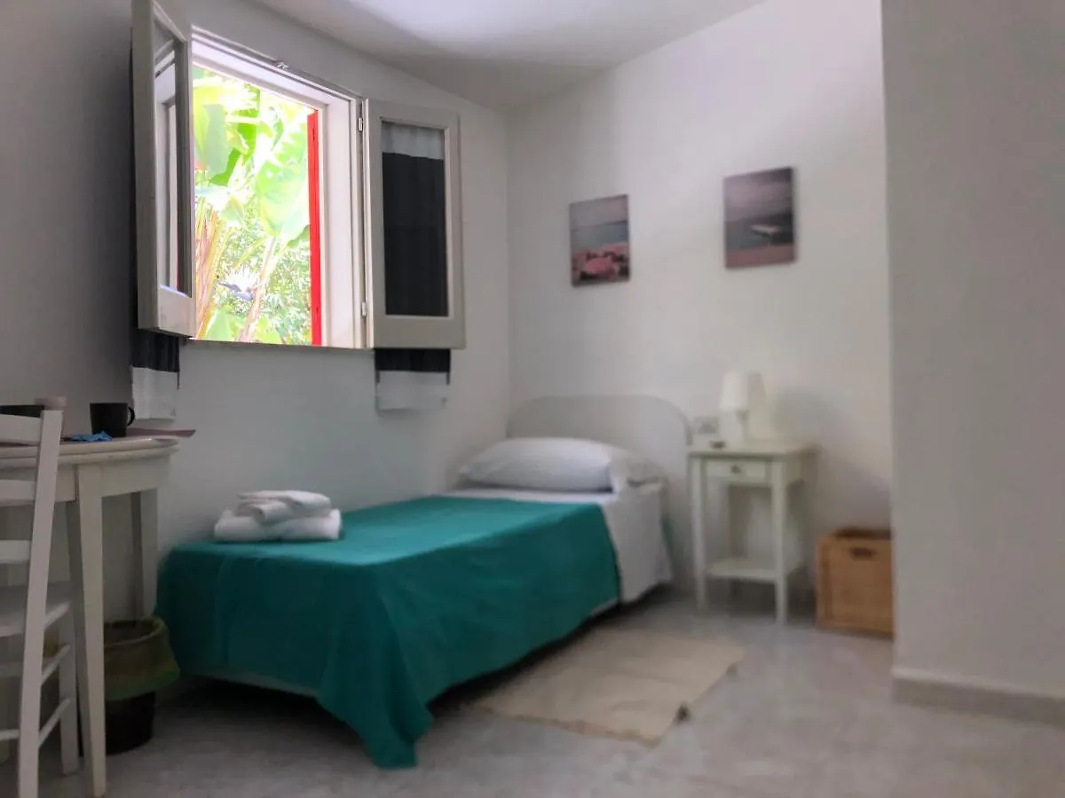 Stanze al mare di Lucia Hotel Fontane Bianche Affittacamere